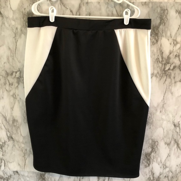 Ashley Stewart - Picture 5 of 6